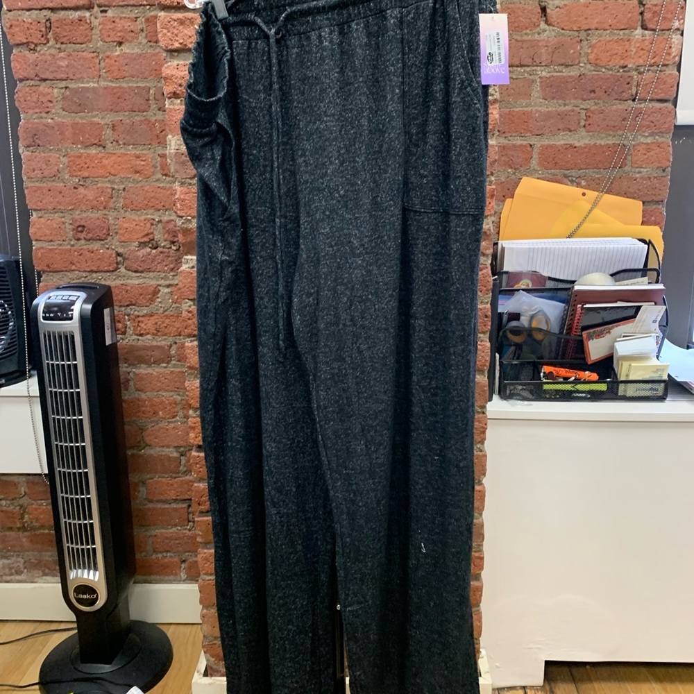 Black/gray sweat pants